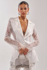AU CONTRAIRE LACE SATIN BLAZER IN WHITE