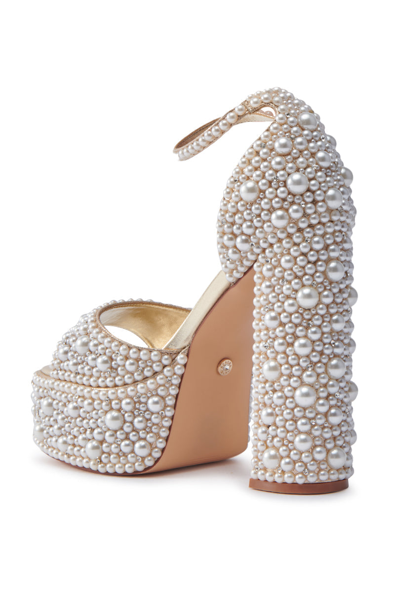 AZALEA WANG ELENAOR GOLD PEARL CHUNKY SANDAL