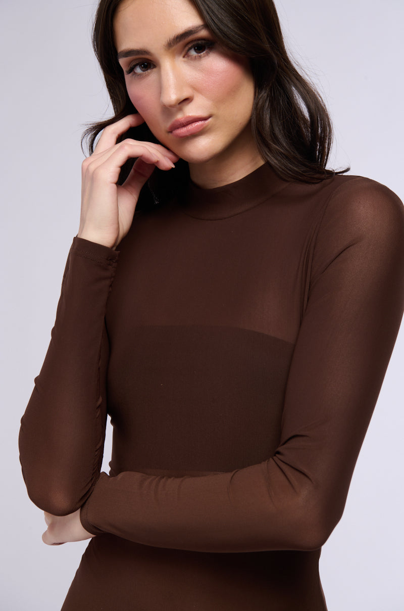 AU REVOIR MESH MIDI DRESS IN BROWN