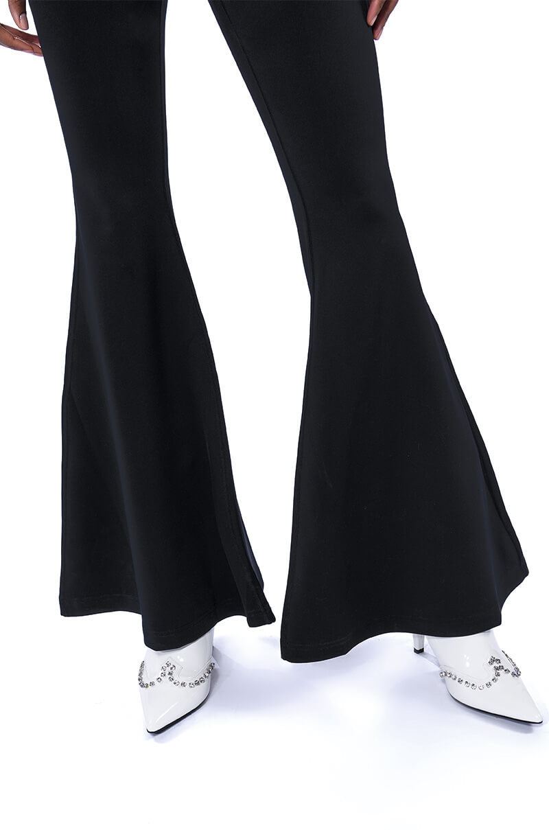 COOL AND CAUSAL FLARE LEGGING